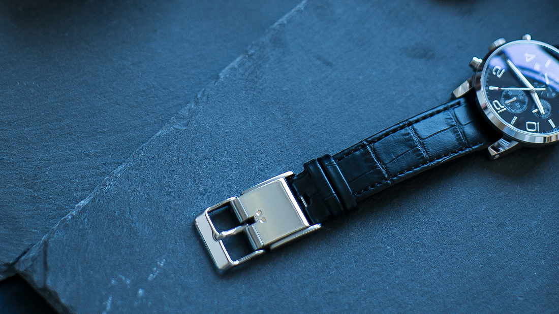 Smart Buckle Lets You Convert Any Watch Into A Fitness Tracker Luxury Items 