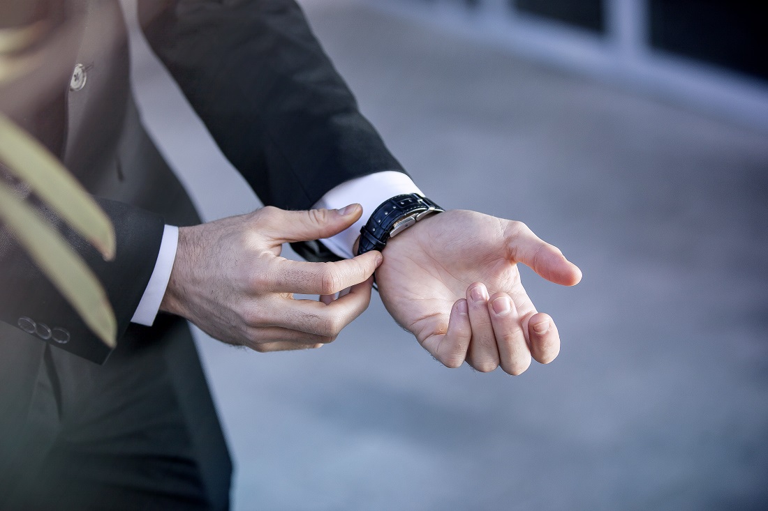 Smart Buckle Lets You Convert Any Watch Into A Fitness Tracker Luxury Items 