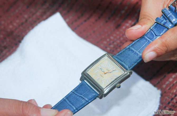 Learning how to change a watch band by using the proper tools